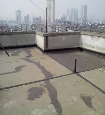 临沧市漏水维修 楼顶漏水是什么原因，楼顶漏水维修方法是什么?